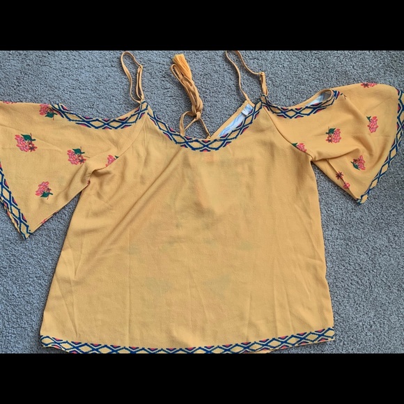 Cold Shoulder Shirt - Picture 3 of 3